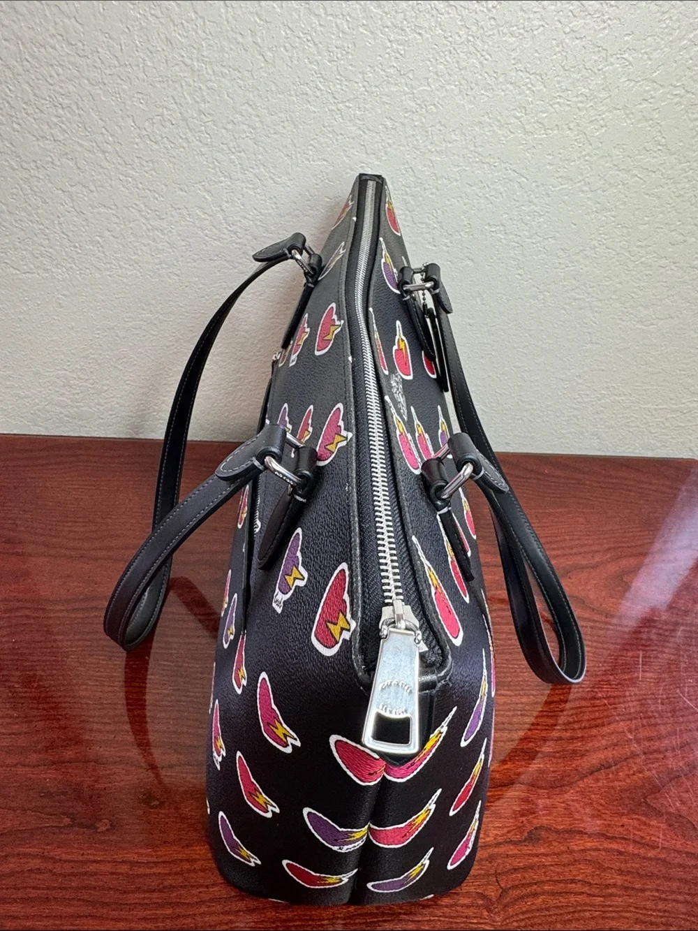 Coach gallery black